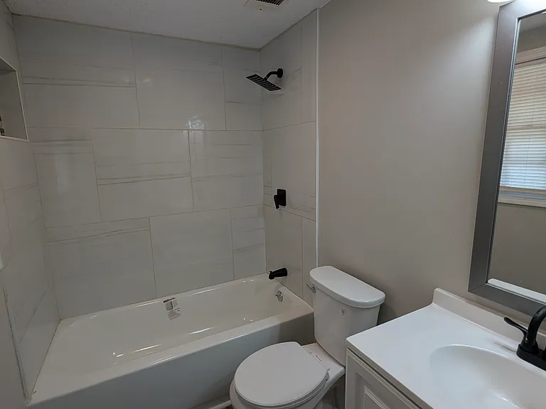 130 Margaret Dr — Photo 3