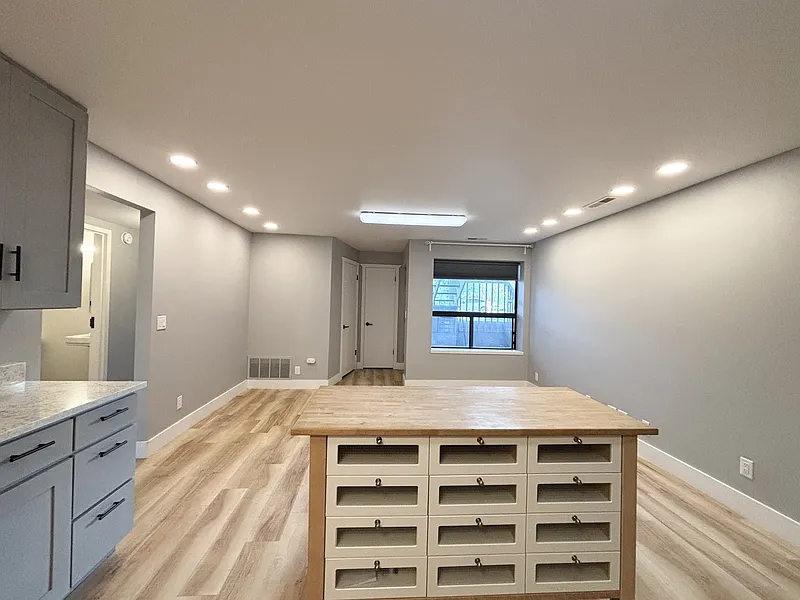 2 bed, 2.0 bath, 900 sqft, $1,490 — Photo 2