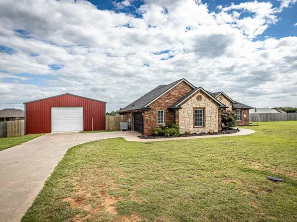 93 NE Simmons Cir, Fletcher, OK 73541