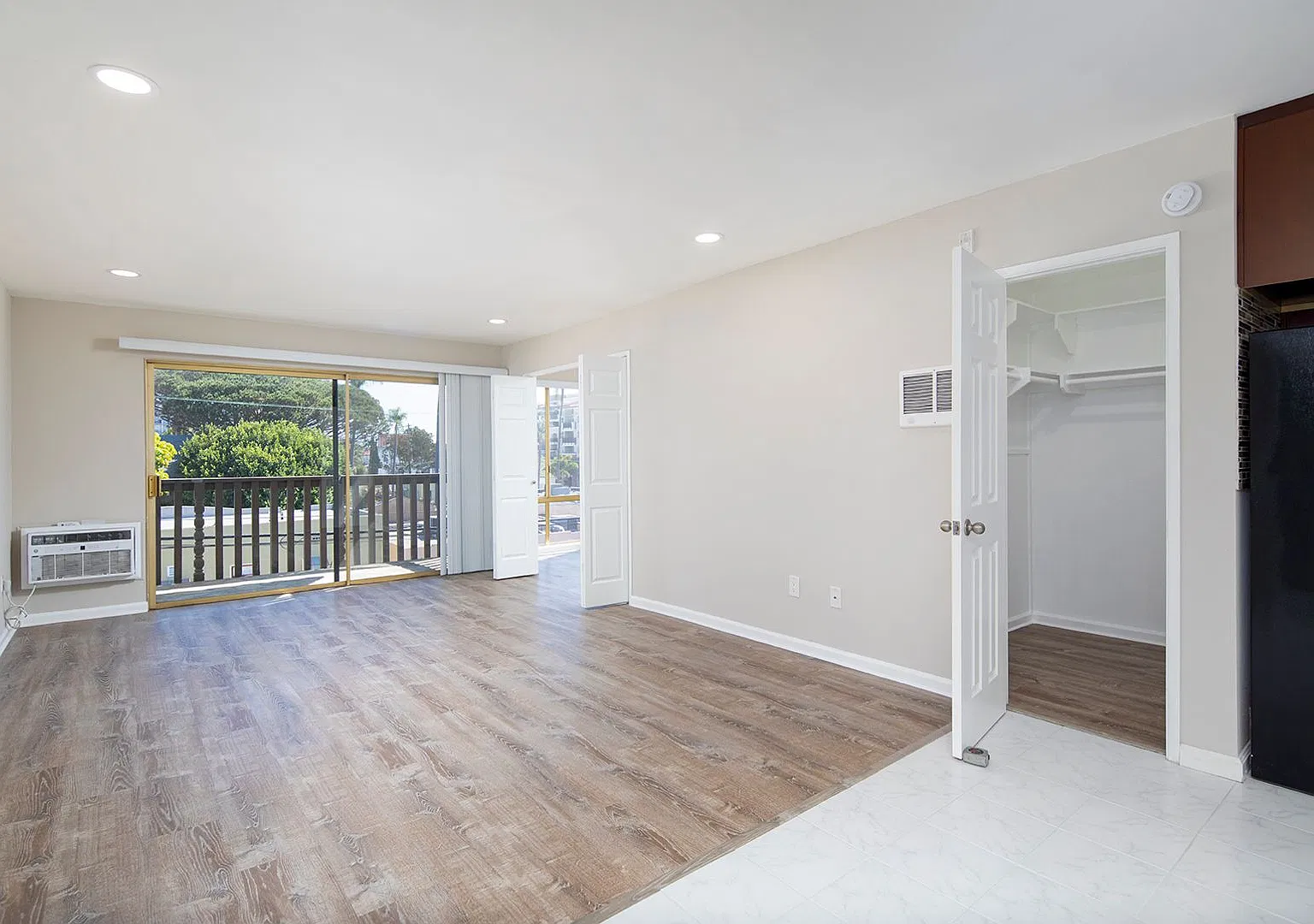 Villa Capri Apartments — Photo 3