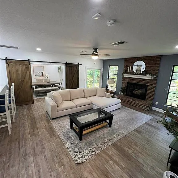 4455 NW 80th Ter — Photo 3