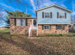 8014 Overlook Dr, Mechanicsville, VA 23111