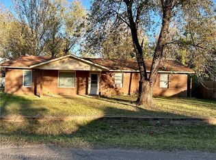 804 N Columbus St, Spiro, OK 74959