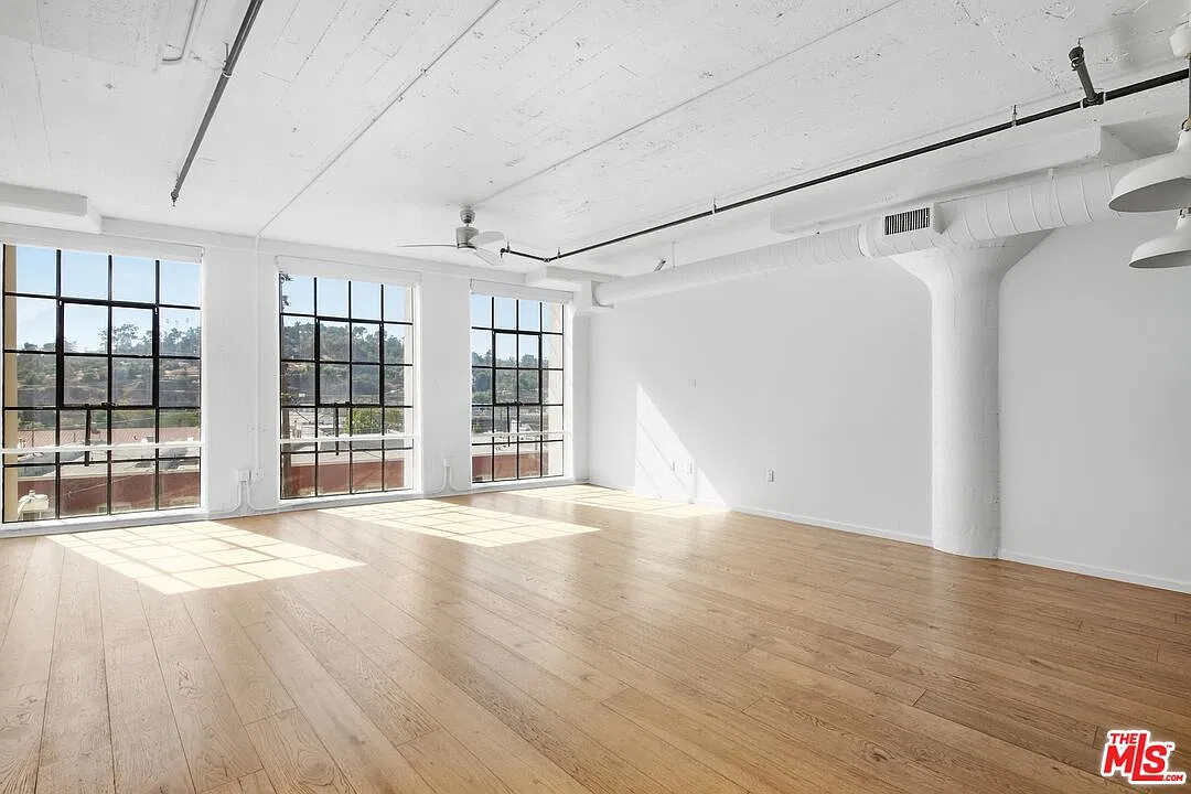 2 bed, 1.0 bath, 1300 sqft, $3,500 — Photo 1