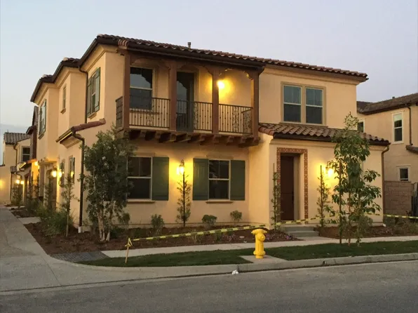 90 Barnes Rd, Tustin, CA 92782