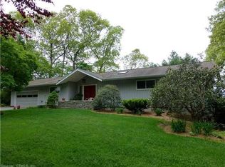 61 Inchcliffe Dr, Gales Ferry, CT 06335