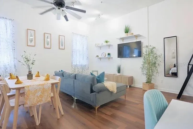 Studio, 1.0 bath, 739 sqft, $1,899 — Photo 3