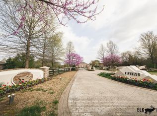 1340 Equestrian Way, Fayetteville, AR 72703