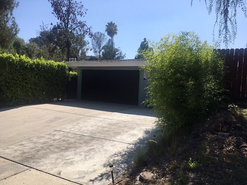 2nd image of 4921 Bruges Ave
