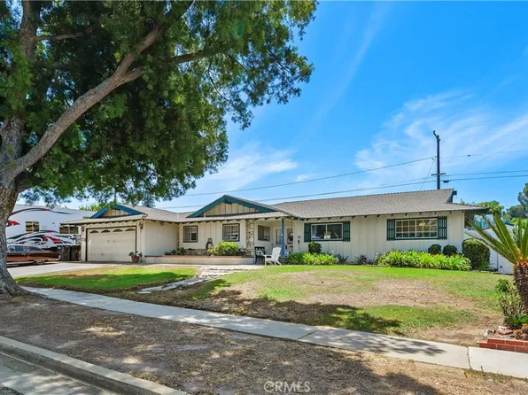 726 W Hacienda Dr, Corona, CA 92882