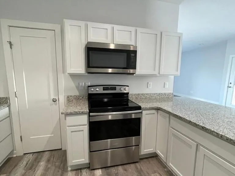 5508 Colburn Ct — Photo 5