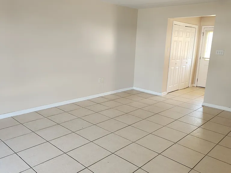 3103 Singletary Dr #B2 — Photo 2