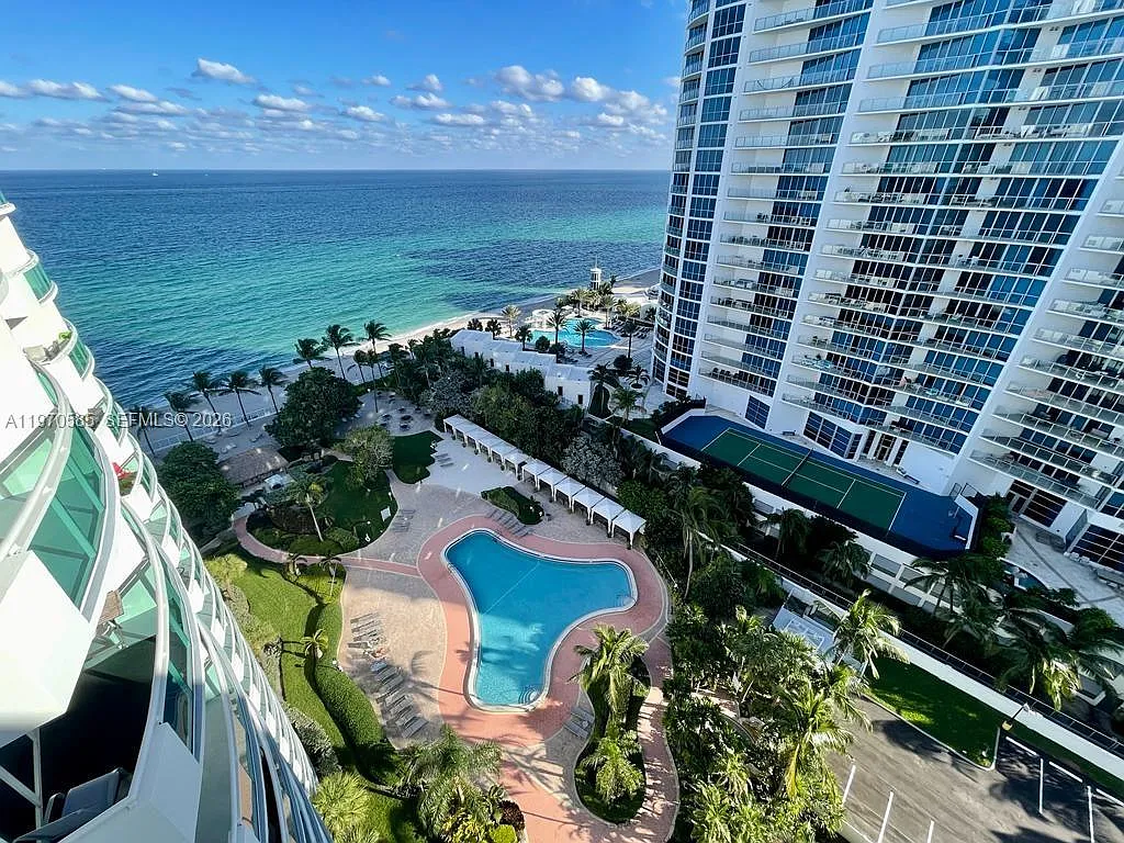 Building Photo - 3001 S Ocean Dr #1621
