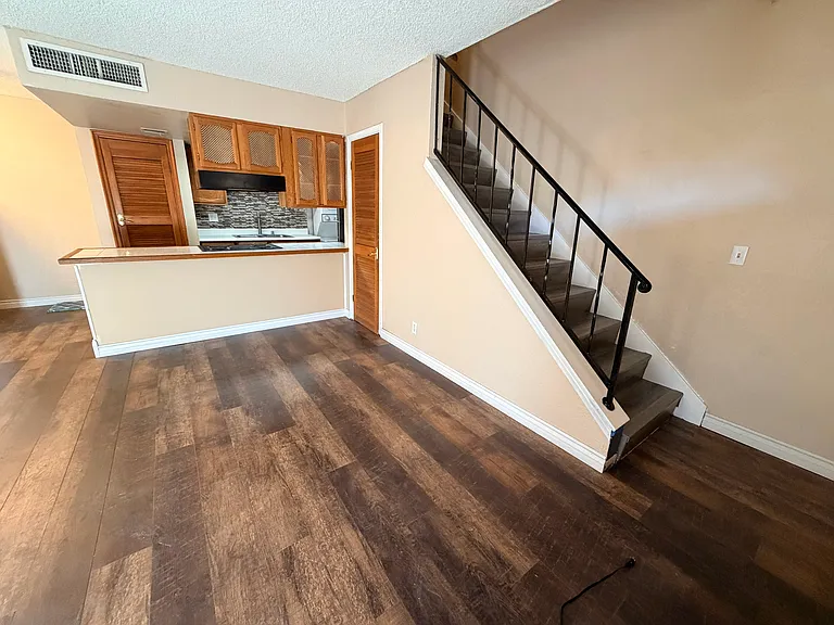 1553 Dorothy Ave #3 — Photo 2