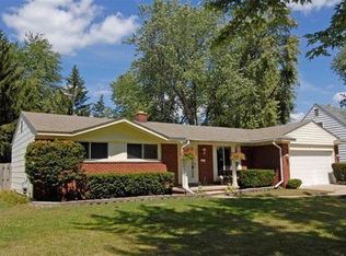6032 Graper Dr, Waterford, MI