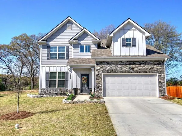 510 McGinnis Cir, Calhoun, GA 30701