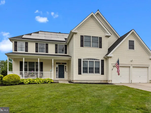 7 Irongate Ct, Columbus, NJ 08022