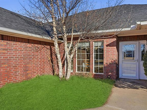 5th image of 3208 Peacock Ln