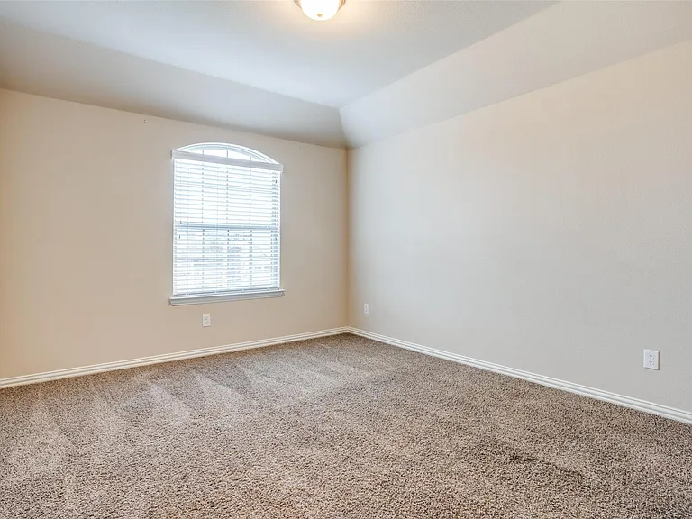3303 Robin Trl — Photo 22