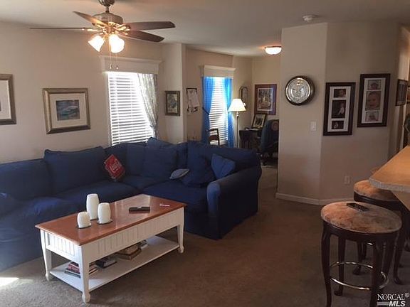 4th image of 318 Stacey Way