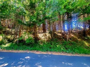 416 Beach Rd, Whitethorn, CA 95589