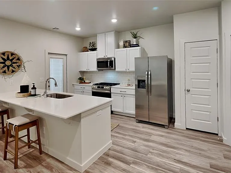 8909 NW 109th Ln — Photo 6