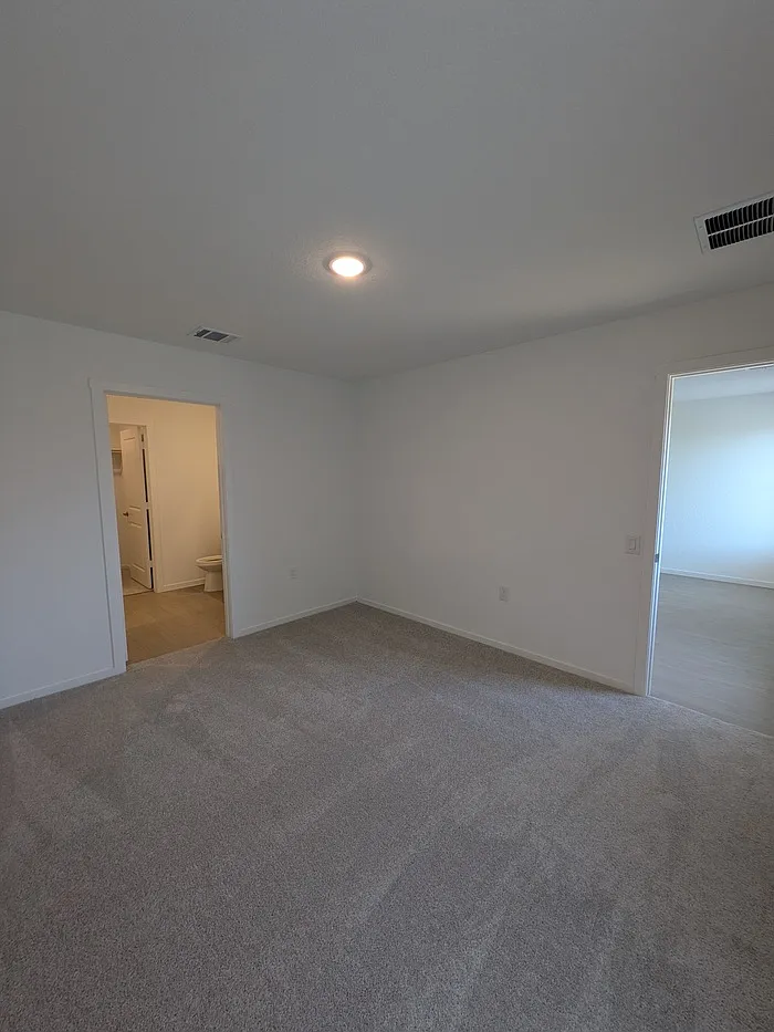 4 bed, 2.5 bath, 1692 sqft, $1,693 — Photo 2