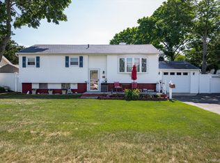 2707 Gull Avenue, Medford, NY 11763