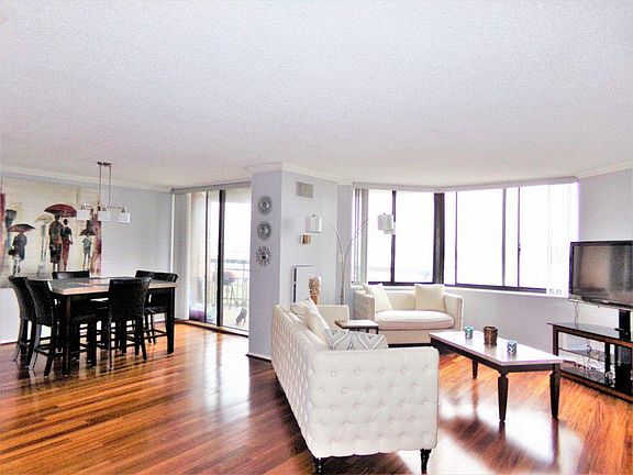 4th image of 410 Harmon Cove Tower