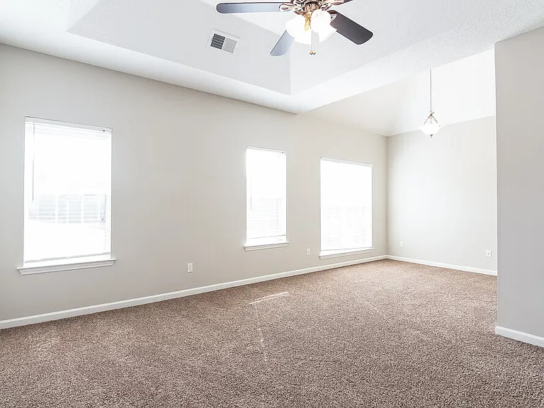 5820 Lillian Bend Dr — Photo 5