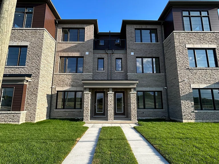 5 Melody Ln — Photo 1