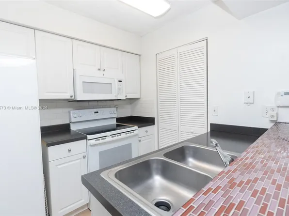 1227 SW 46th Ave APT 309, Pompano Beach, FL 33069