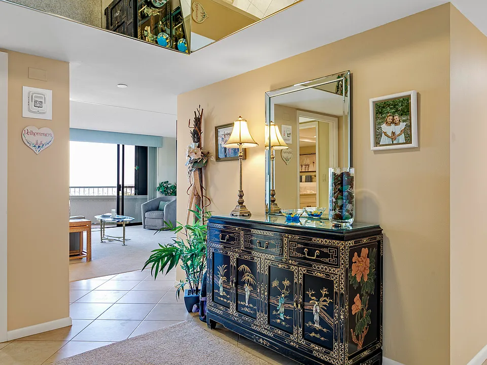 5070 N Ocean Dr #10C