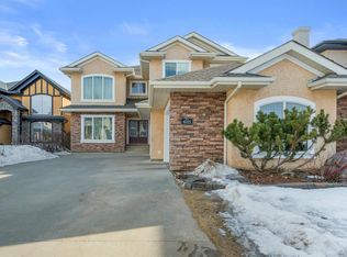 4005 Macneil Pl NW, Edmonton, AB T6R 0H6