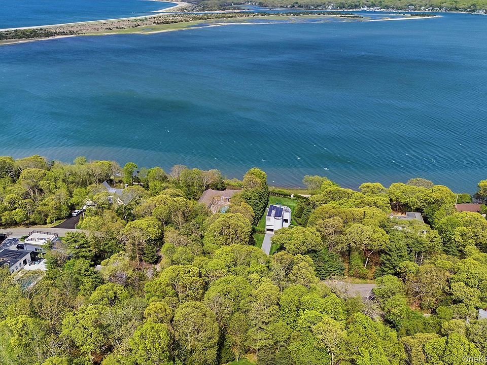 2nd image of 27 Three Mile Harbor Drive