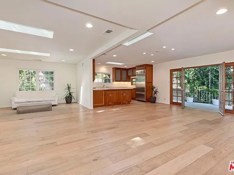 7586 Woodrow Wilson Dr — Photo 5