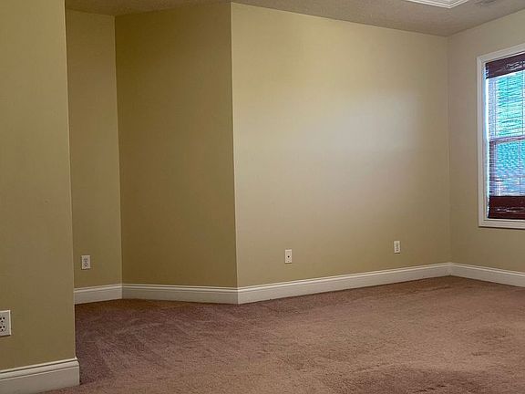 5th image of 417 Cabernet Dr