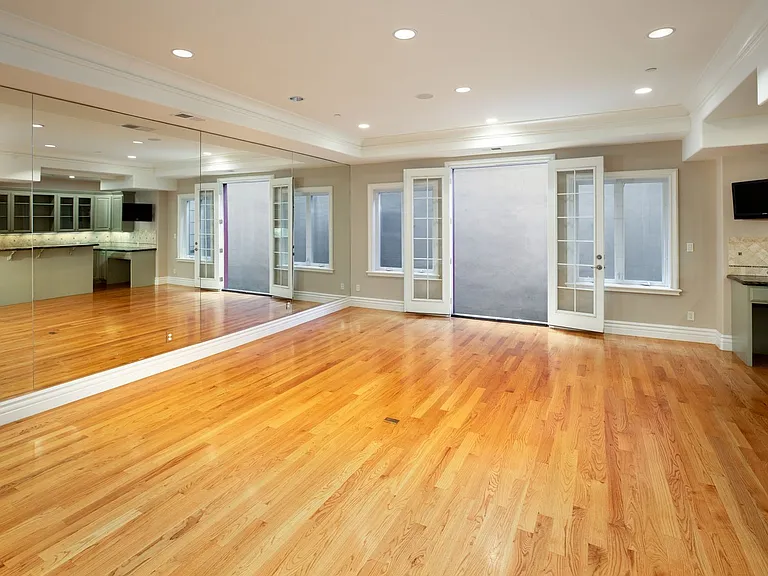 26200 Elena Rd — Photo 23