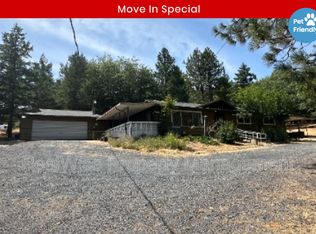 321 Larkin Rd, Grants Pass, OR 97527