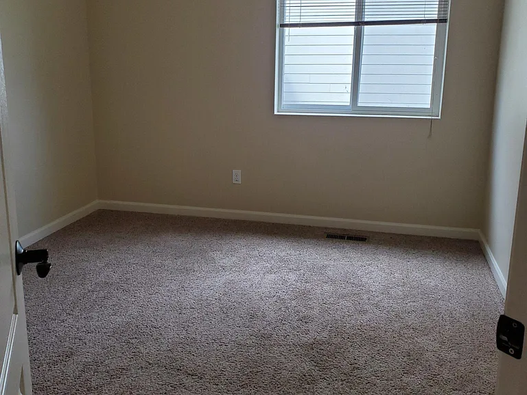 2304 N Ridgeview Ln — Photo 8