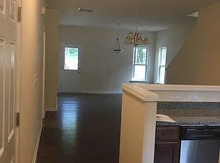 10411 Benfield Rd — Photo 4