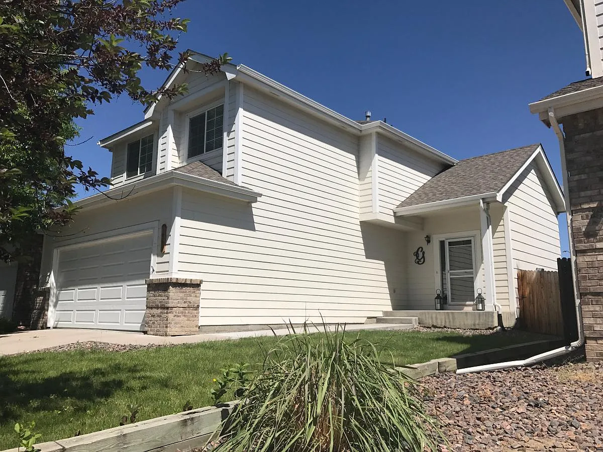 4 bed, 2.5 bath, 2429 sqft, $3,100 — Photo 1