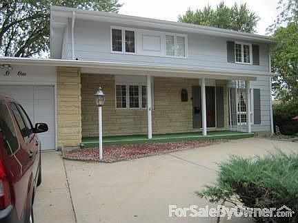 front of house, nice circle drive