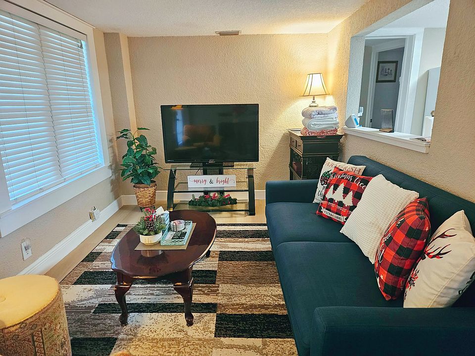 1st image of 18 N Brown Ave #18