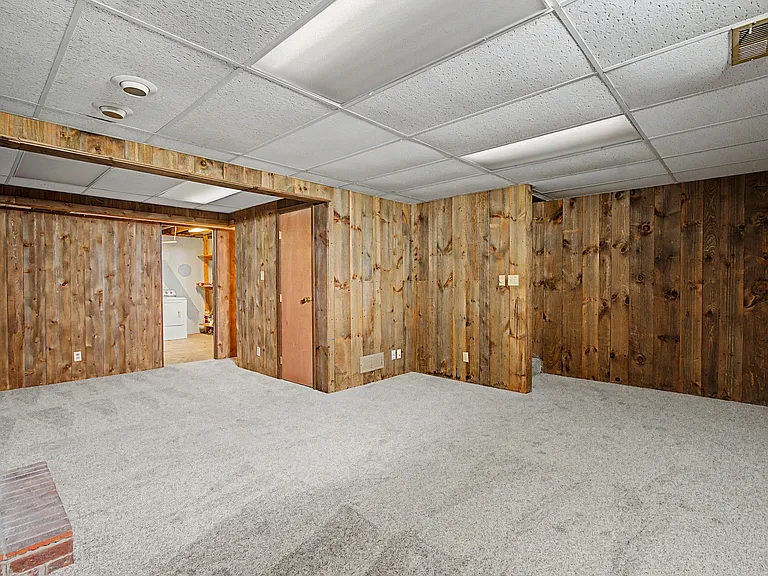 1406 Old Town Ct — Photo 34
