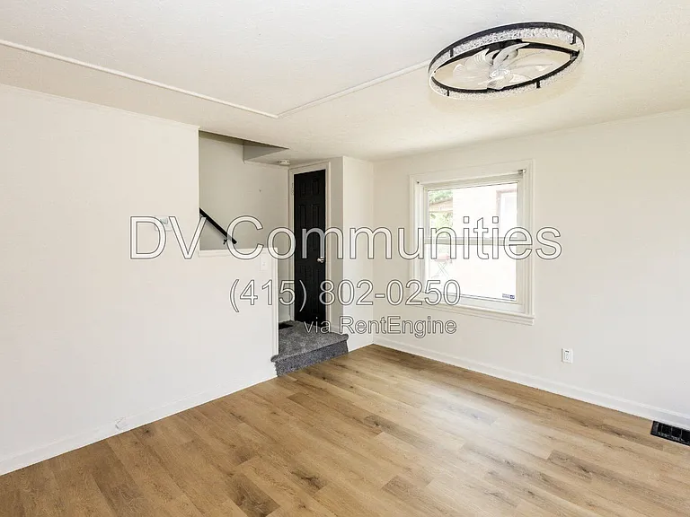 18412 Waterbury Ave — Photo 7