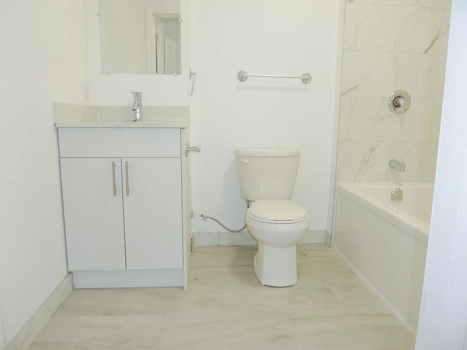630 Cummings Ave — Photo 3