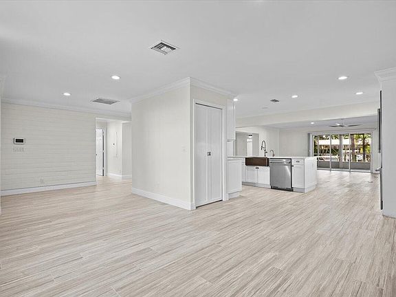 2nd image of 12831 Palm Ln