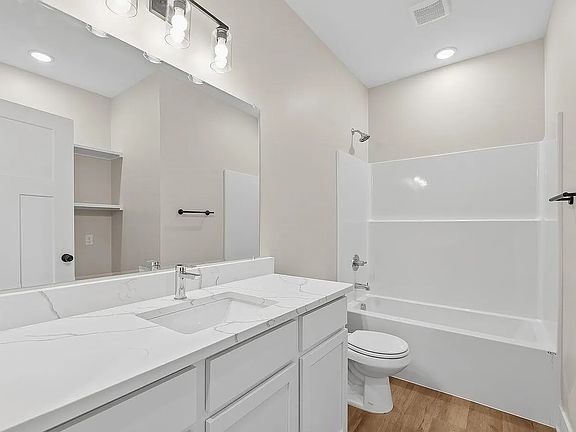 5th image of 17006 W Lawson St