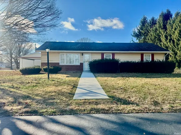 801 S 4th St, Orleans, IN 47452